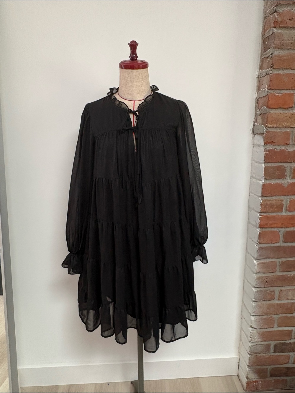 Melloday Black Ruffle-Tiered Long Sleeve Dress